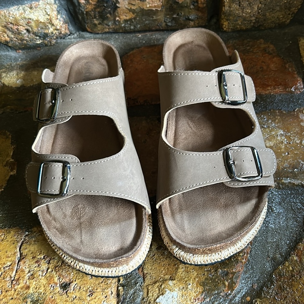 Outwoods Sandals. - Picture 2 of 5